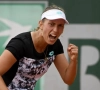 Elise Mertens maakt brandhout van Kontaveit in Sidney