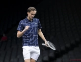 Ex-winnaar Daniil Medvedev verliest Russisch onderonsje op de ATP Finals na thriller