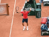 Federer stuurt grandslamwinnaar huiswaarts en ook Rafa en Novak winnen, Barty moet geblesseerd opgeven