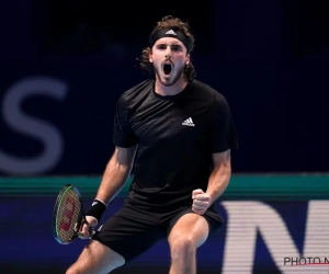 ATP Finals: Stefanos Tsitsipas wint spannende driesetter en houdt zijn kansen op de halve finales gaaf