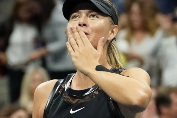 Maria Sharapova bekroont comeback met eerste tornooizege