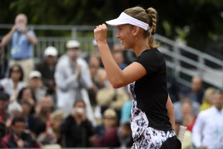 Elise Mertens is de omstandigheden dankbaar: "Leve het Belgische weer!"