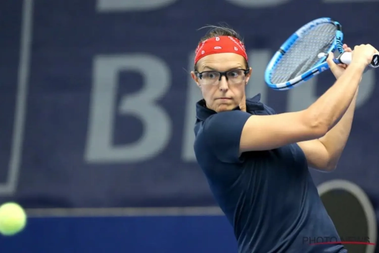 Kirsten Flipkens krijgt een pak rammel van Wit-Russische en moet meteen afdruipen