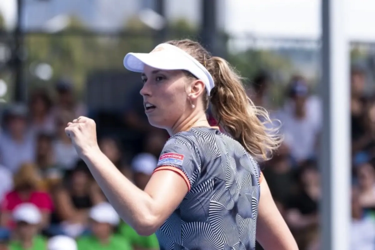 Elise Mertens zoals verwacht in het winnende kamp in dubbel tegen Kirsten Flipkens en Alison Van Uytvanck