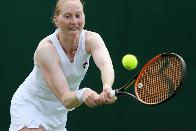 Net niet! Alison Van Uytvanck wint de eerste set, maar kan WTA-finale in Karlsruhe niet afmaken