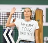 📷 IN BEELD: zo zorgde klimaatactiviste voor ophef tijdens halve finale van Roland Garros