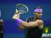 🎥 Rafael Nadal verzorgt de show en versiert matchpunt met weergaloze bal