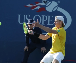 Stuntman Bergs wint na mindere periode eerste ATP-match: "Ik drijf op emoties" en "Geluk eens langs mijn kant"