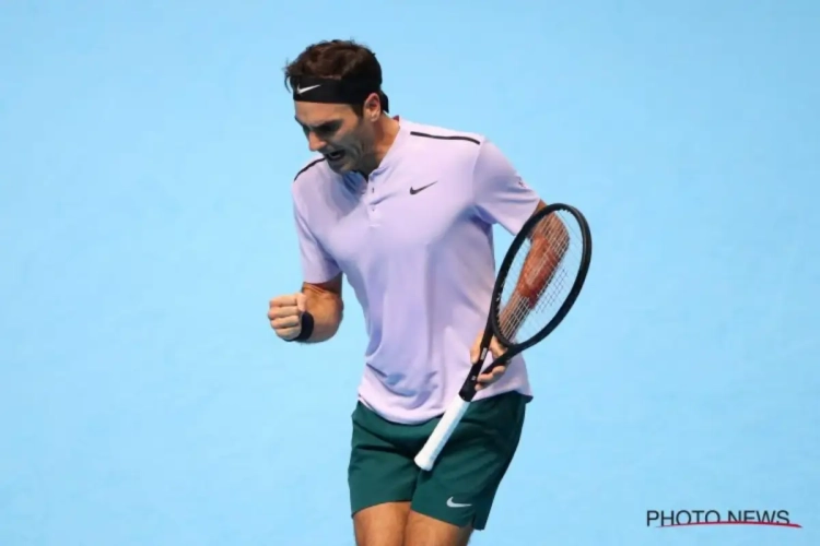 Ervaren rot Roger Federer als eerste zeker van een ticket voor halve finales na driesetter